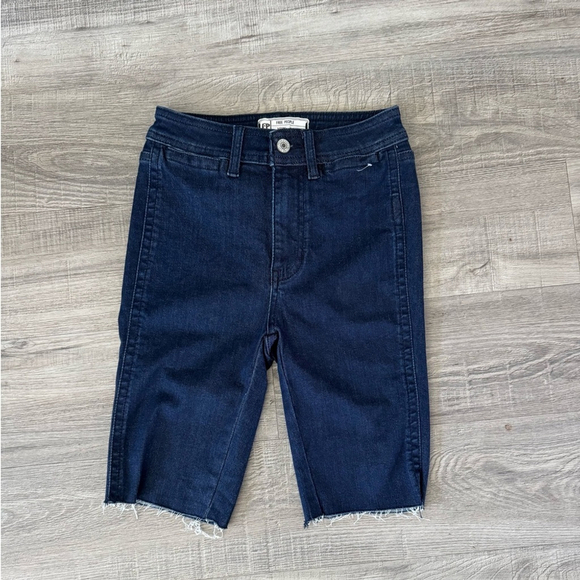 Free People We The Free Cobalt Blue So Chic Denim Shorts NWOT Size 24 - Picture 4 of 6